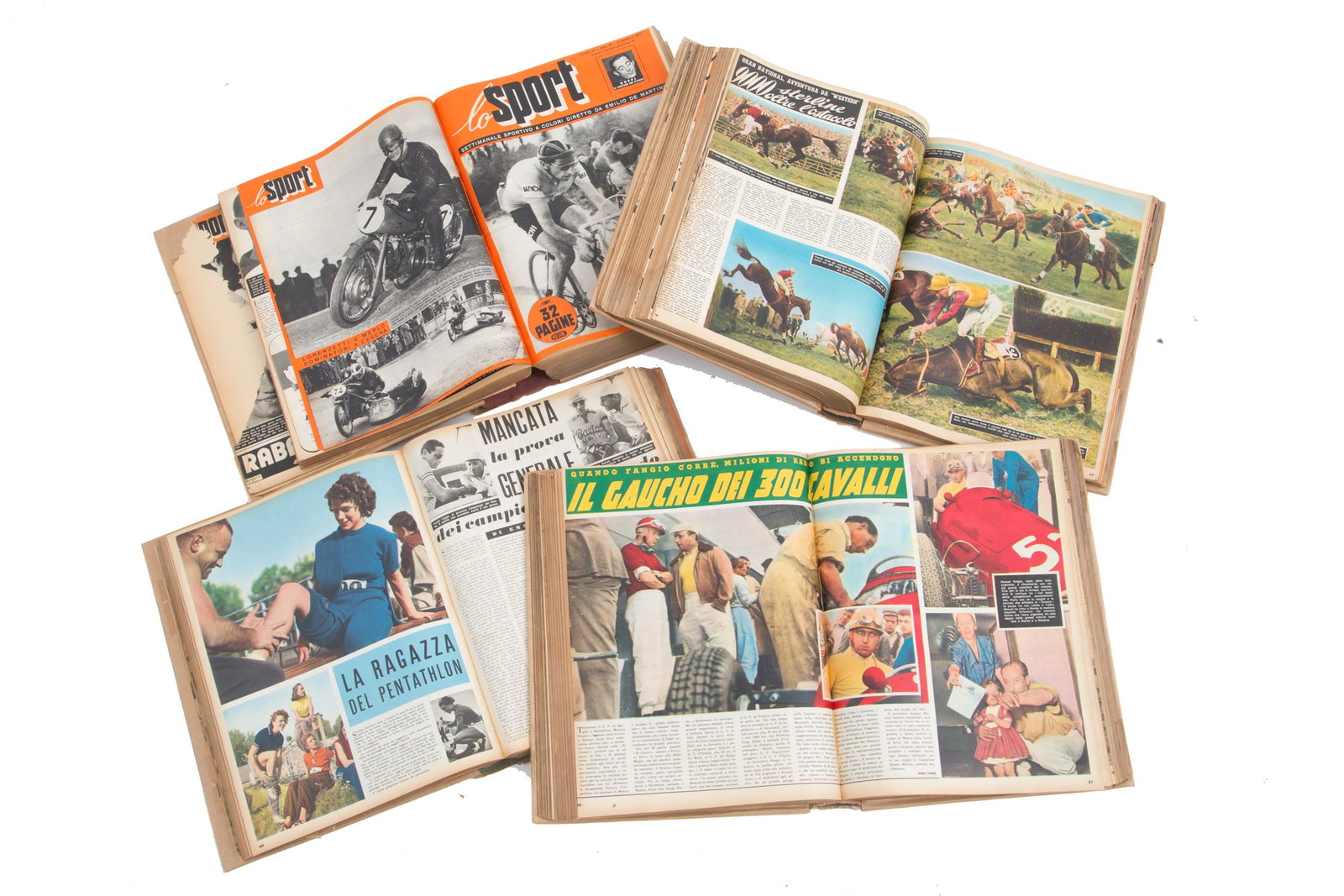 Four volumes of "LO SPORT": Original bound collection of "LO SPORT", a sports weekly in color directed by Emilio de Martino, in four volumes composed as follows: - from June 1951 to December 1951. Impaired volume - from January 