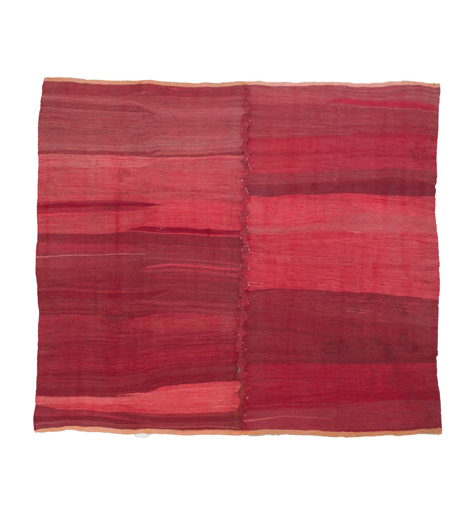 Kilim Bidjar: Wool Bidjar kilim. Persia. Early 20th century. Excellent state of conservation, small restoration in the field. 240x215cm approx. Kilim Bidjar in lana. Persia. Inizi XX secolo. Ottimo stato di conserv