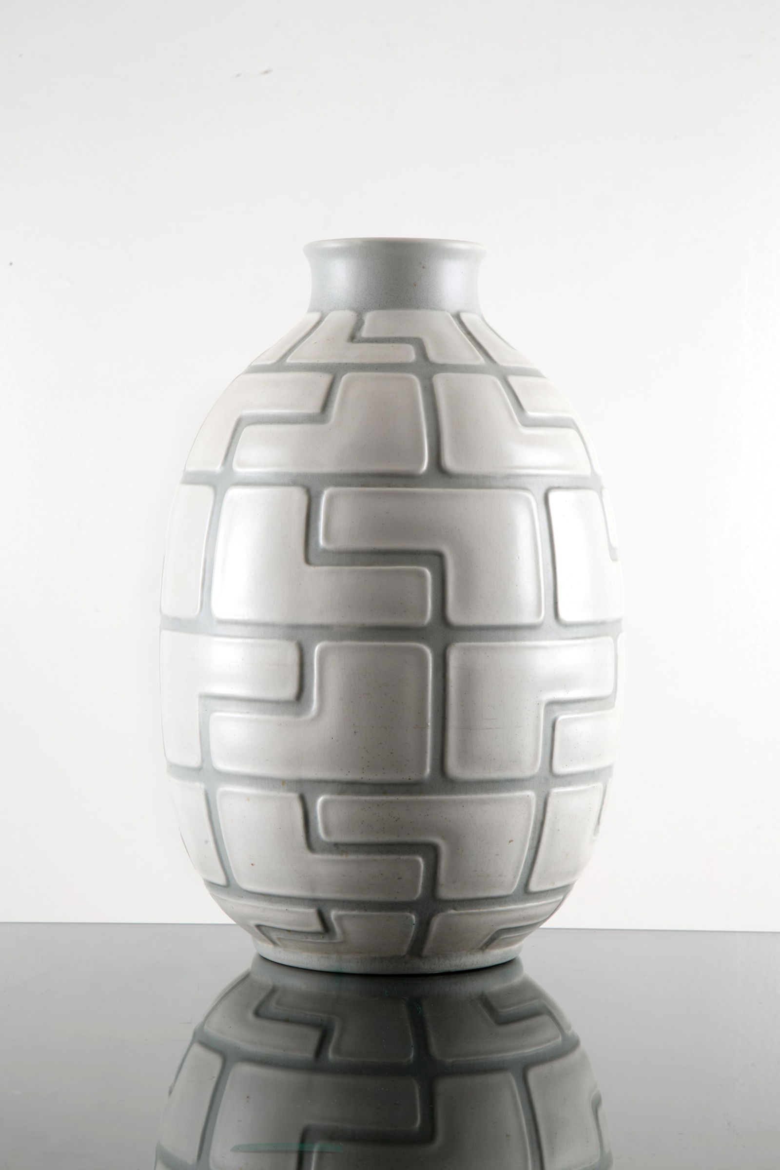 GIOVANNI GARIBOLDI. Vase mod. 7398 for RICHARD GINORI (1 of 6)