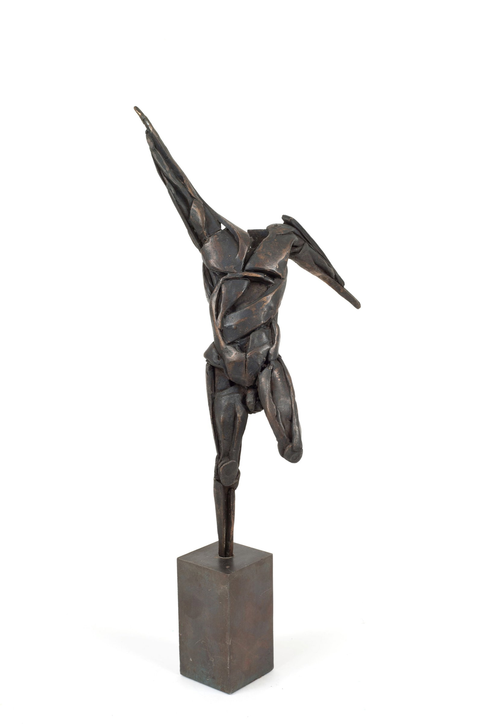 PETER VAN DAMME. Bronze sculpture "FIGUUR": PETER VAN DAMME. Bronze sculpture depicting "WINGED MAN". Titled "FIGUUR". Iron base. Unique specimen. 20th century. With certificate of authenticity from the artist dated 11/1997.Measurement with bas