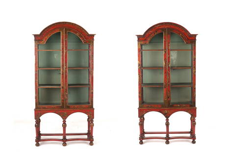 Pair of display cases: Pair of chinoiserie red lacquered wooden display cabinets. England. First half of the 19th century. Minor defects. 202x88x36 cm approx. Coppia di vetrine in legno laccato rosso a chinoiserie.