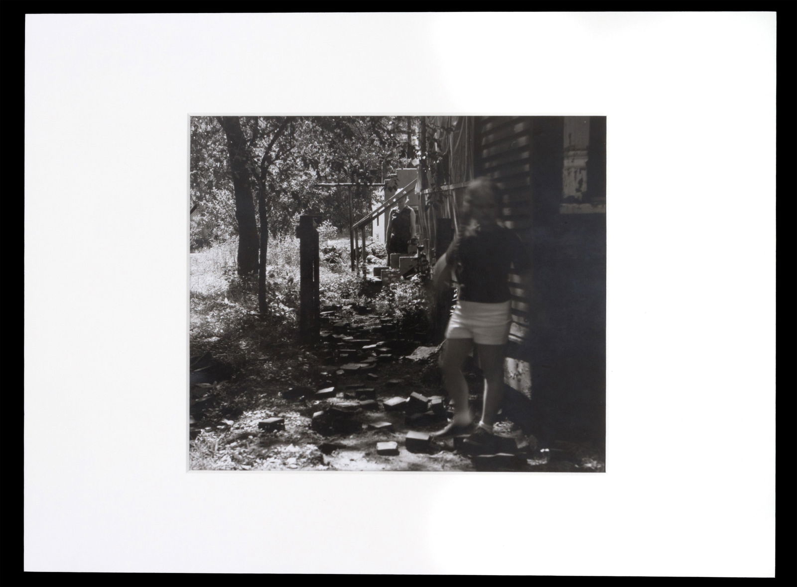 RALPH EUGENE MEATYARD. "UNTITLED, c.1960": RALPH EUGENE MEATYARD (Illinois 1925-Lexington 1972). Gelatin silver print "UNTITLED, c.1960". Authentication signature of the artist's wife, Medemyn O. Meatyard, in pen on the reverse. 19x22 cm RALPH
