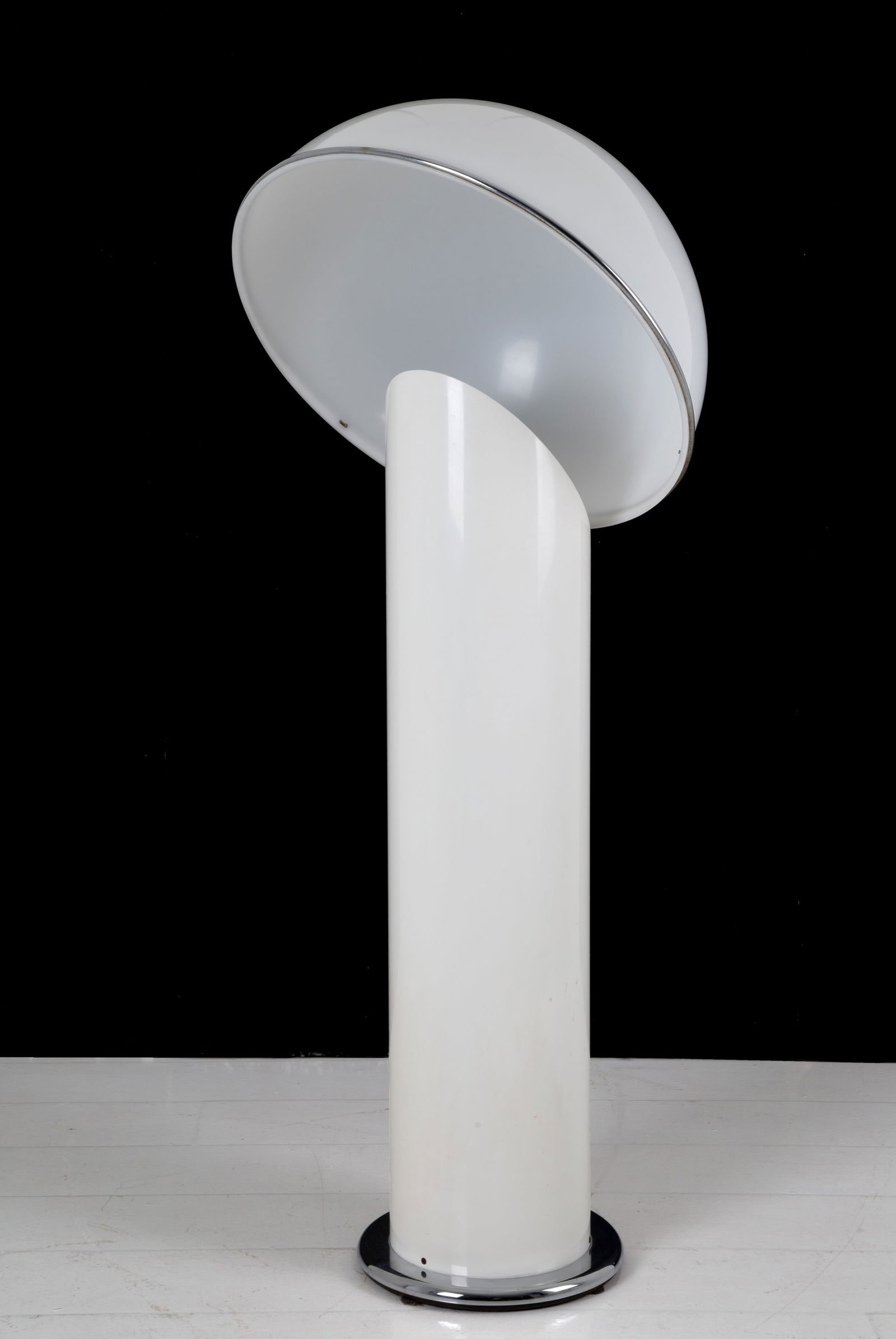 CIOT floor lamp for LUMENFORM (1 of 4)