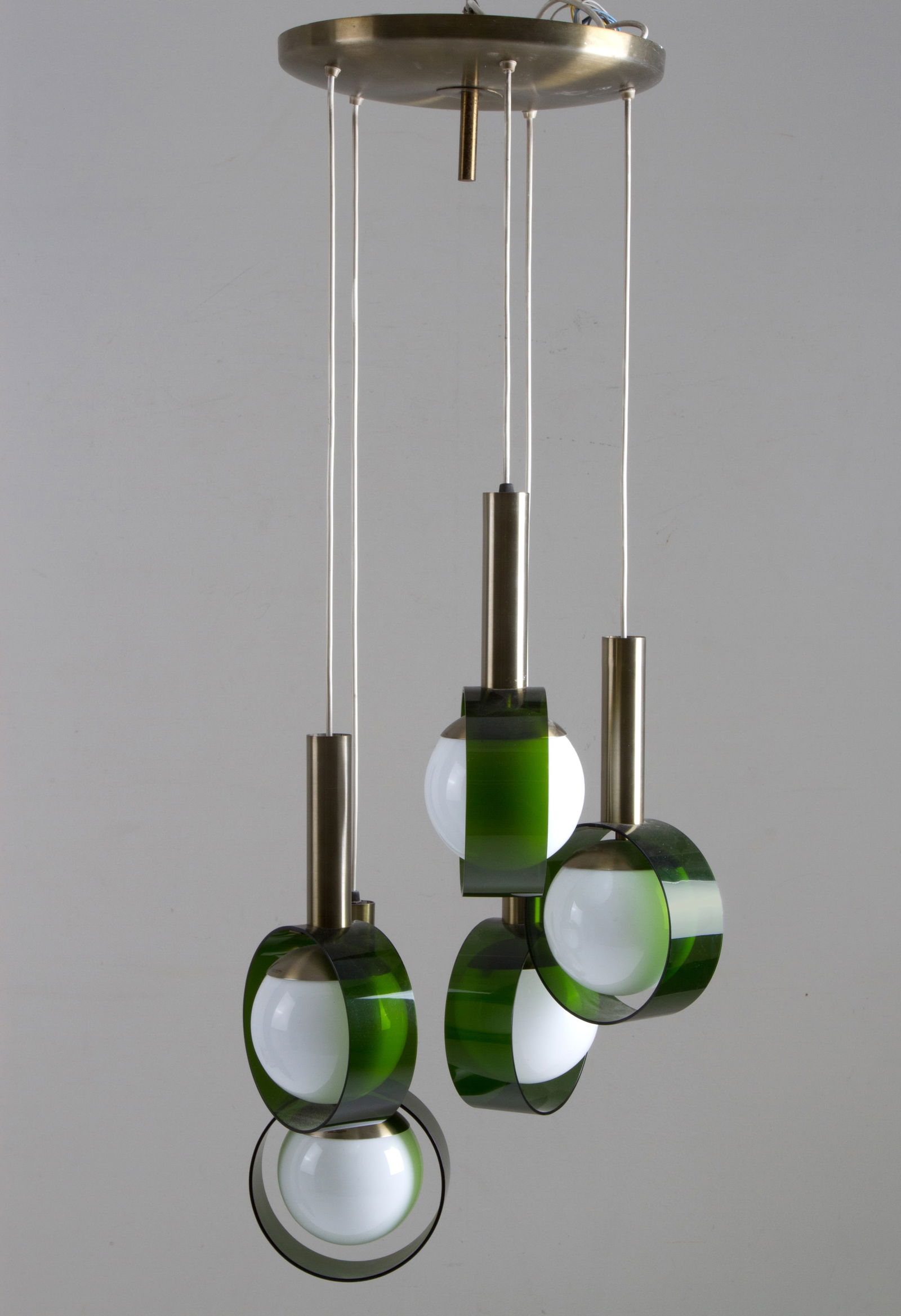 Pendant lamp STILUX, Milan: Five-light pendant lamp in satin aluminum, green plastic material and white glass diffusers. Made by STILUX, Milan. 1960s. With manufacturer's labels. Signs of wear and tear. 114x50 cm approx. Lampada