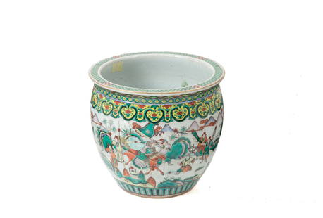 Green Family Porcelain Cachepot: Green Family porcelain cachepot decorated with oriental life scenes on the outside and goldfish on the inside. China. Guangxu period. 37x41.5 cm approx. Cachepot in porcellana Famiglia Verde decorato