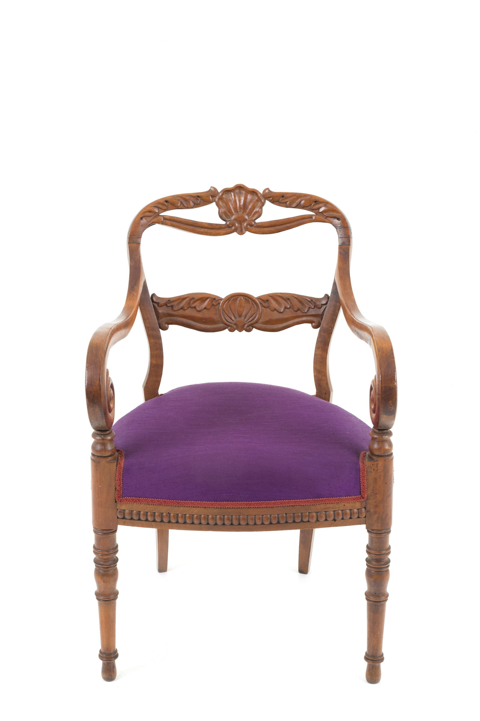 Carved armchair: Carved wooden armchair with curved armrests, turned and sabre-shaped legs. 19th century. 87x54x57 cm approx. Poltrona in legno intagliato con braccioli mossi, gambe tornite e a sciabola. XIX secolo. 8