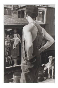 HENRI-CARTIER BRESSON. "MARINIERS A QUAI SUR LES BORDS DE LA SEINE, 1962": HENRI-CARTIER BRESSON (Chanteloup-en-Brie 1908 - Montjustin 2004). Gelatin silver print "MARINIERS A QUAI SUR LES BORDS DE LA SEINE, 1962". Title and date in pencil and artist's stamp on the back. 24x