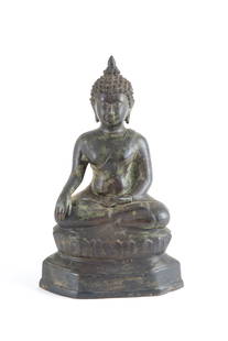 Sculpture "BUDDHA": Bronze sculpture depicting "BUDDHA". Thailand. Height approx. 32 cm. Scultura in bronzo raffigurante "BUDDHA". Thailandia. Alt. 32 cm ca.
