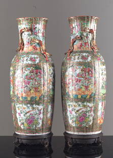 Pair of vases with bronze bases: Pair of porcelain vases painted with everyday scenes. Finely chiseled burnished bronze bases. China. 18th century. Minor restorations. Measurements with base approx. 66x28 cm. Coppia di vasi in porcel