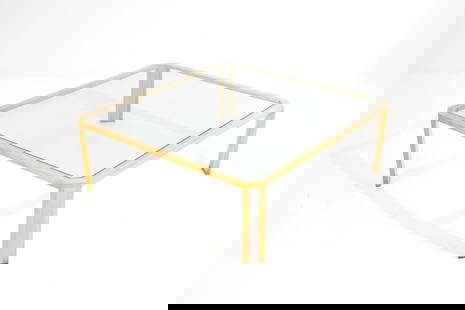 Square coffee table: Square coffee table in brass, steel, and glass. Italian manufacture. 1970s. 35x100x100 cm approx. Tavolino quadrato in ottone, acciaio e vetro. Manifattura italiana. Anni '70. 35x100x100 cm ca.