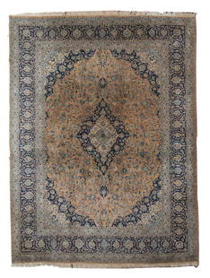 Kirman carpet. Persia: Kirman carpet. Persia. Early 20th century. Excellent condition. 400x300 cm approx. Tappeto Kirman. Persia. Inizi XX secolo. Ottimo stato di conservazione. 400x300 cm ca.