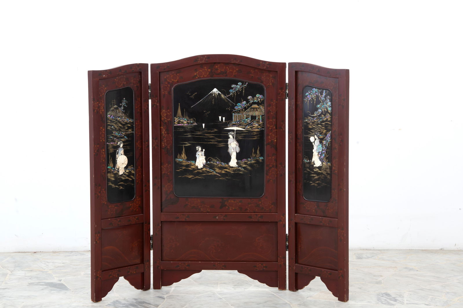 Small screen (1 of 5)