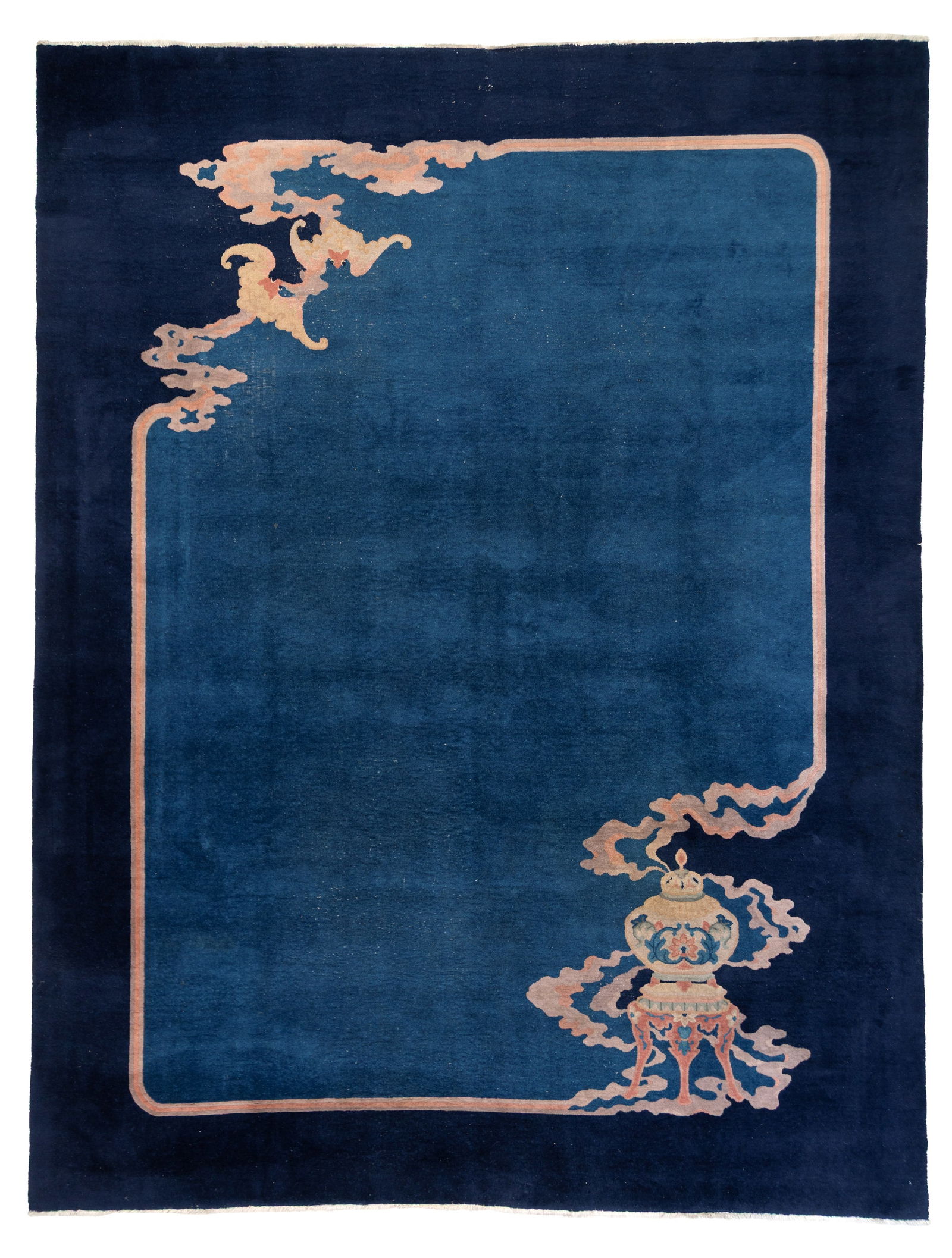 Peking carpet. China: Peking carpet. China. Early 20th century. Signs of natural wear and tear of time, including a small slightly worn area. 365x275 cm approx. Tappeto Pekino. Cina. Inizi XX secolo. Segni di usura