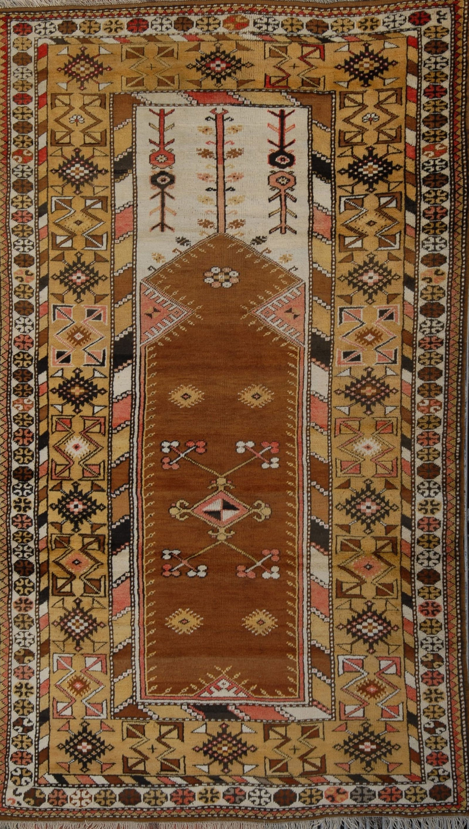 Melas carpet. Anatolia: Wool Melas carpet. Anatolia. Half 20th century. Perfect condition. 124x195 cm approx. Tappeto Melas in lana. Anatolia. Meta' XX secolo. Perfetto stato di conservazione. 124x195 cm ca.