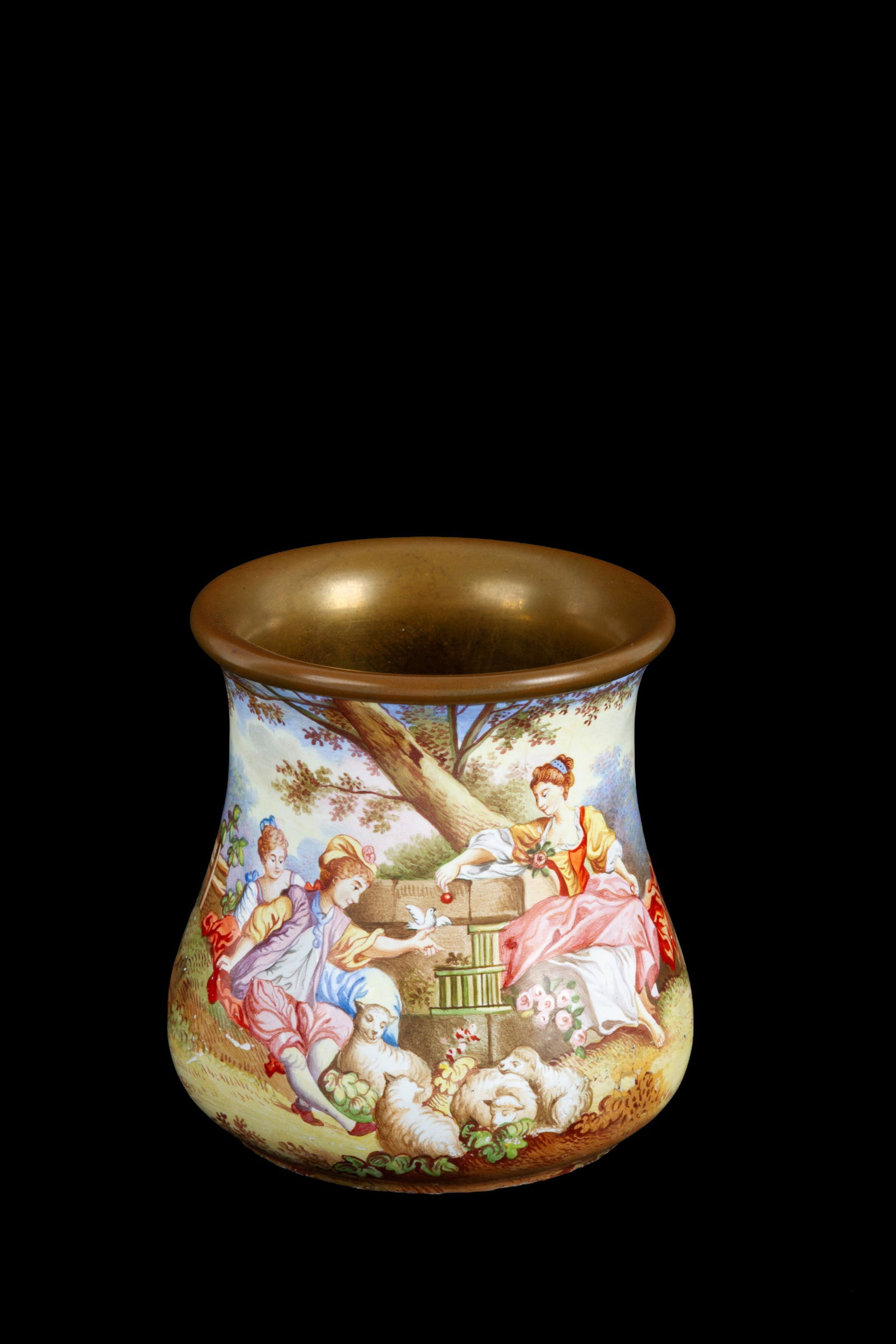 Ceramic vase: Glazed ceramic vase decorated with romantic scenes. 19th century. Minor defects. 7.5x6 cm approx. Vaso in ceramica smaltata decorato con scene galanti. XIX secolo. Lievi difetti. 7,5x6 cm ca.