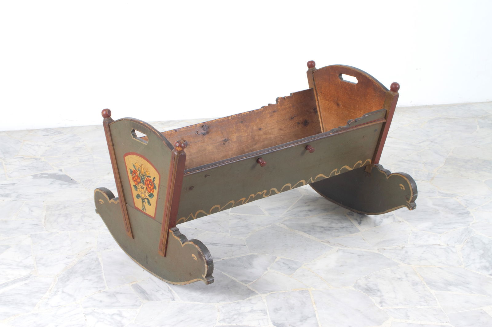 South Tyrolean cradle (1 of 4)