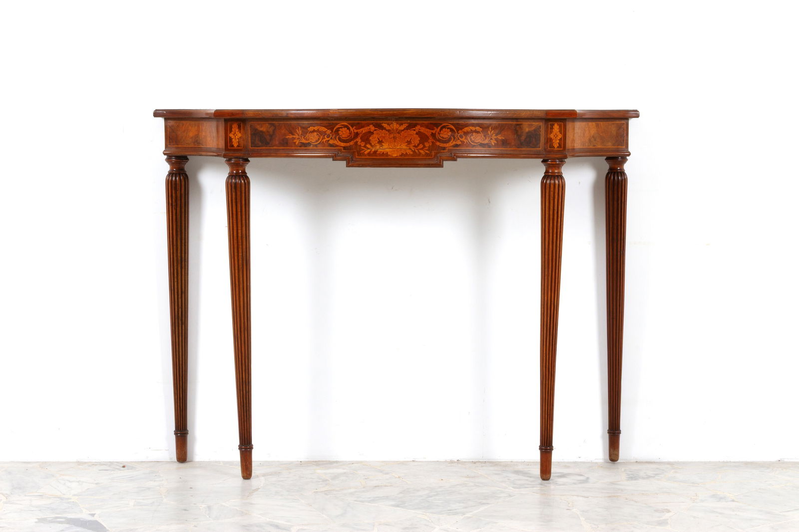 Shaped console (1 of 5)