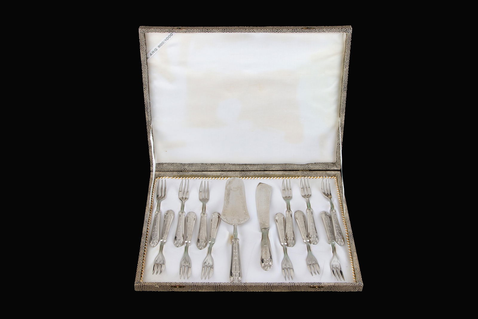 Set of twelve dessert cutlery with silver handles (1 of 3)