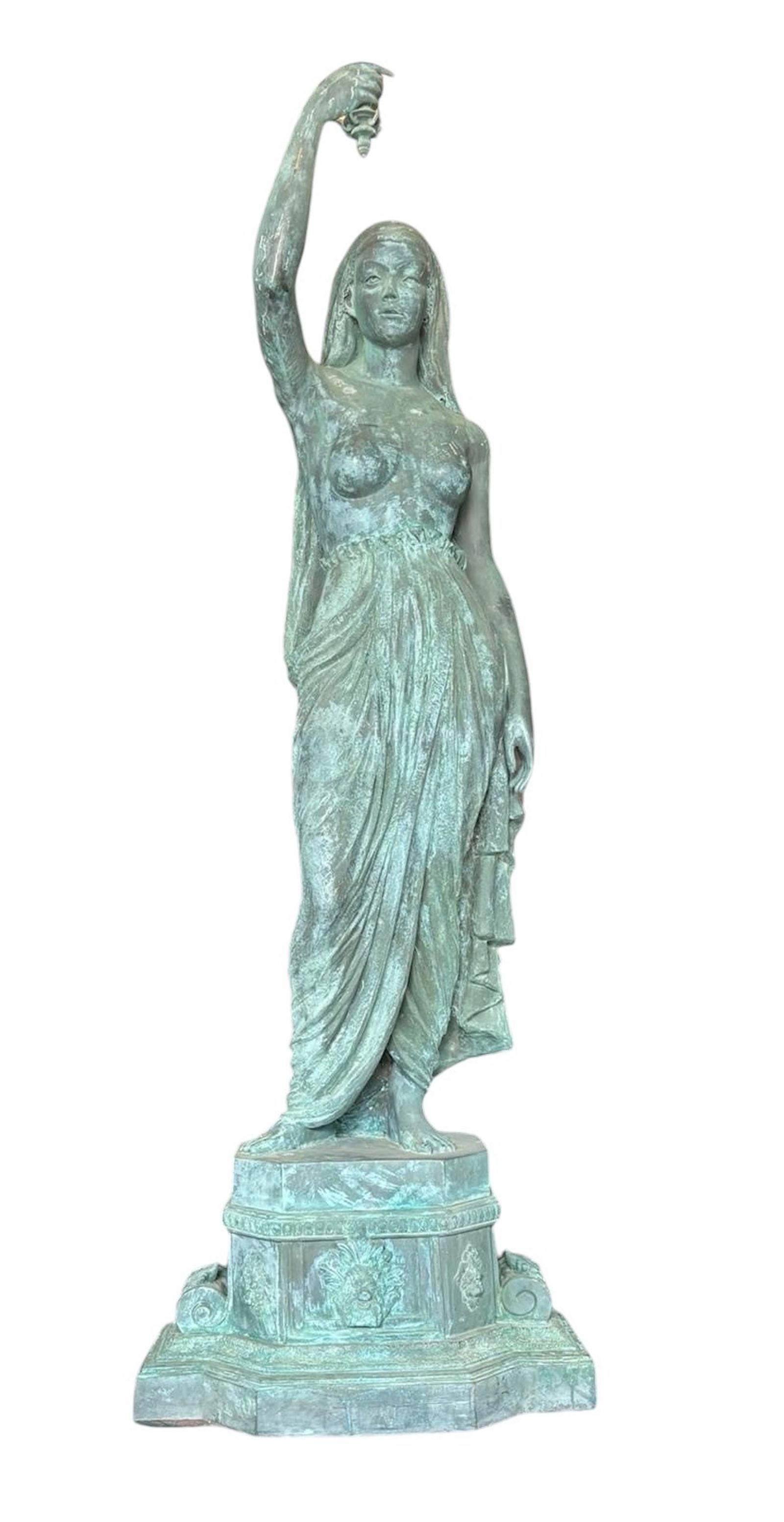 Lamp sculpture "FEMALE FIGURE": Large bronze lamp sculpture depicting "FEMALE FIGURE". Height approx. 230 cm. Grande scultura a lampada in bronzo raffigurante "FIGURA FEMMINILE". Alt. 230 cm ca.