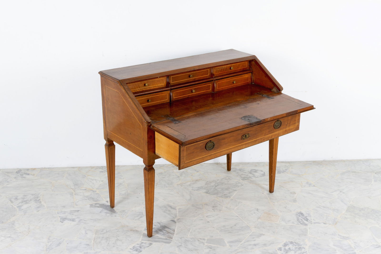 Desk with drop-leaf - 2