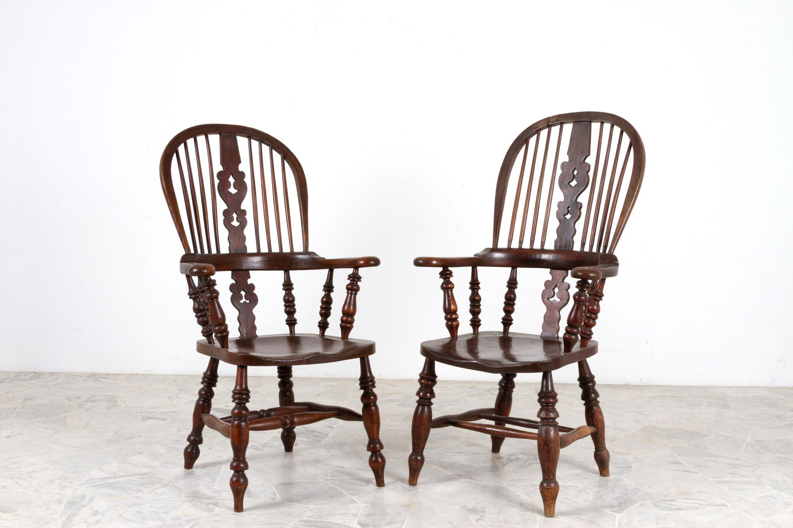 Pair of Windsor armchairs (1 of 4)