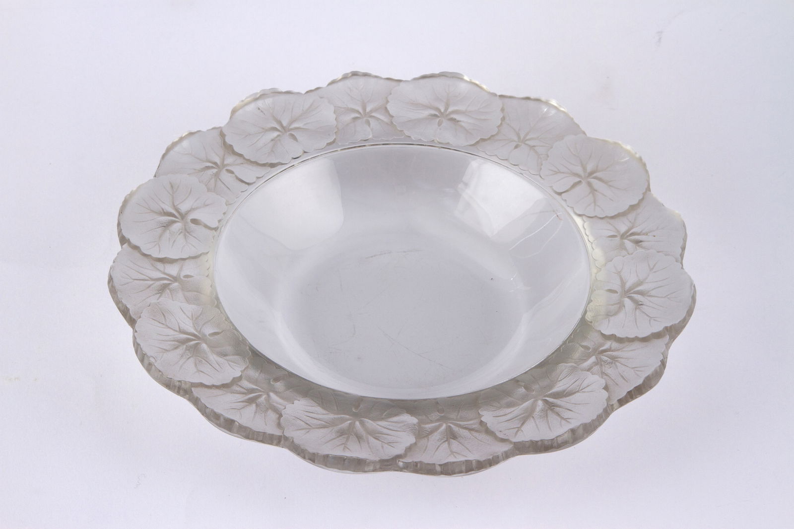 Honfleur crystal plate. Lalique (1 of 3)