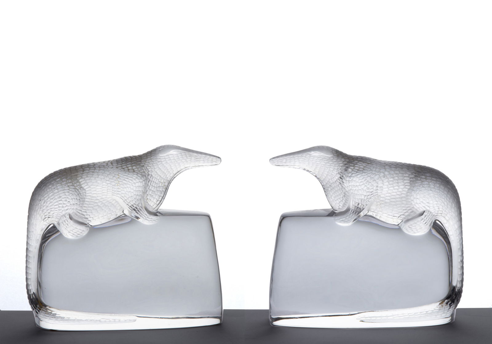 Pair of pangolin bookends. LALIQUE (1 of 9)