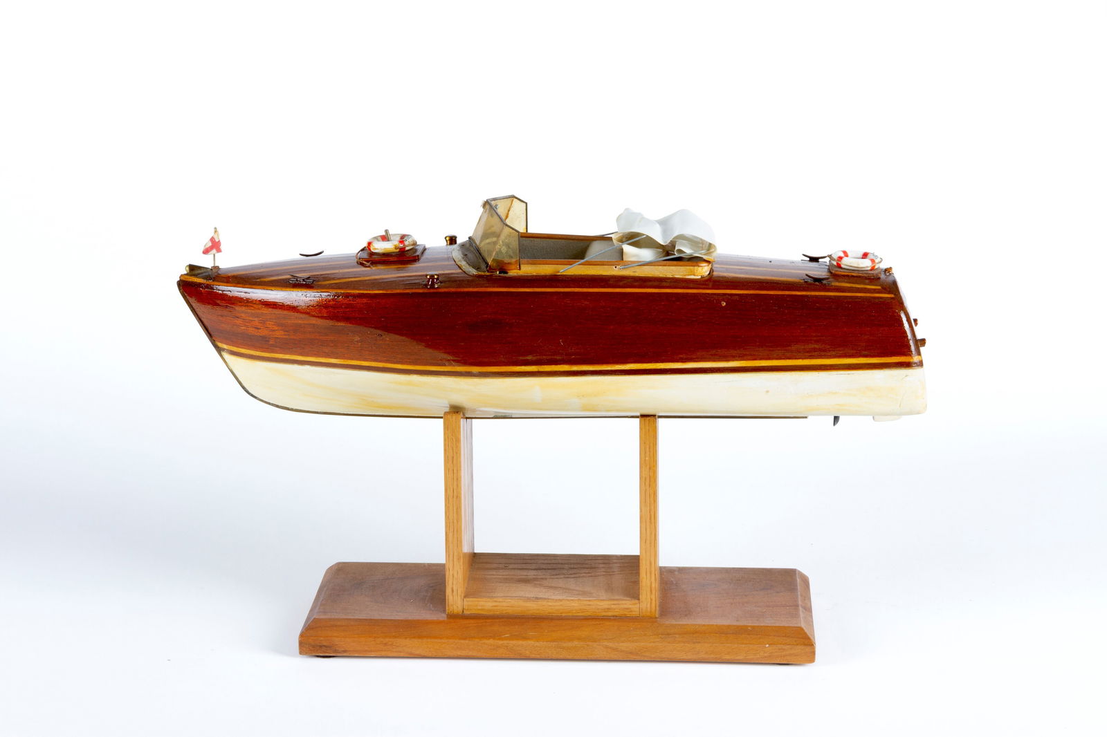 Model motorboat (1 of 4)