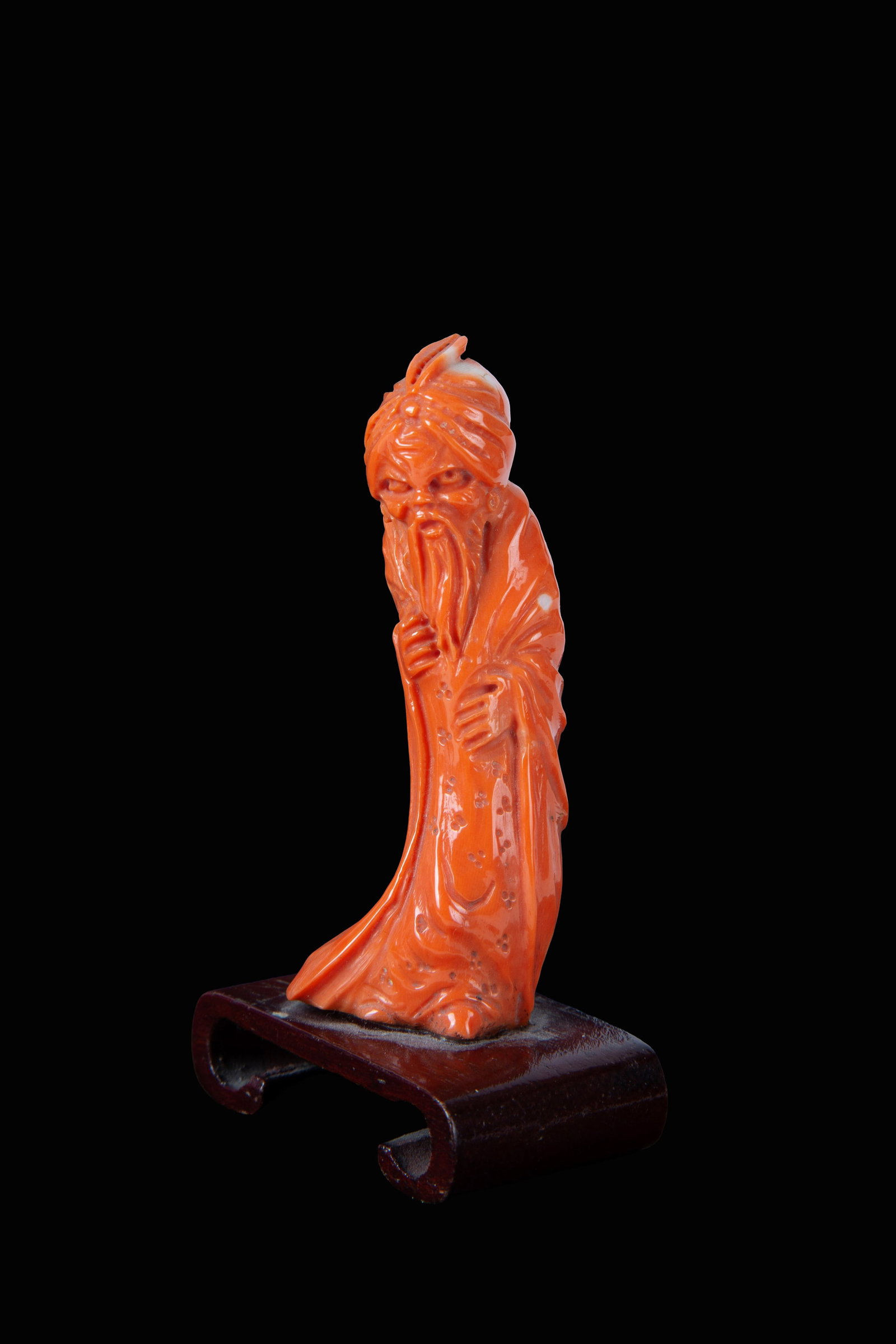 Statuetta in corallo "PERSONAGGIO ORIENTALE" (1 of 3)