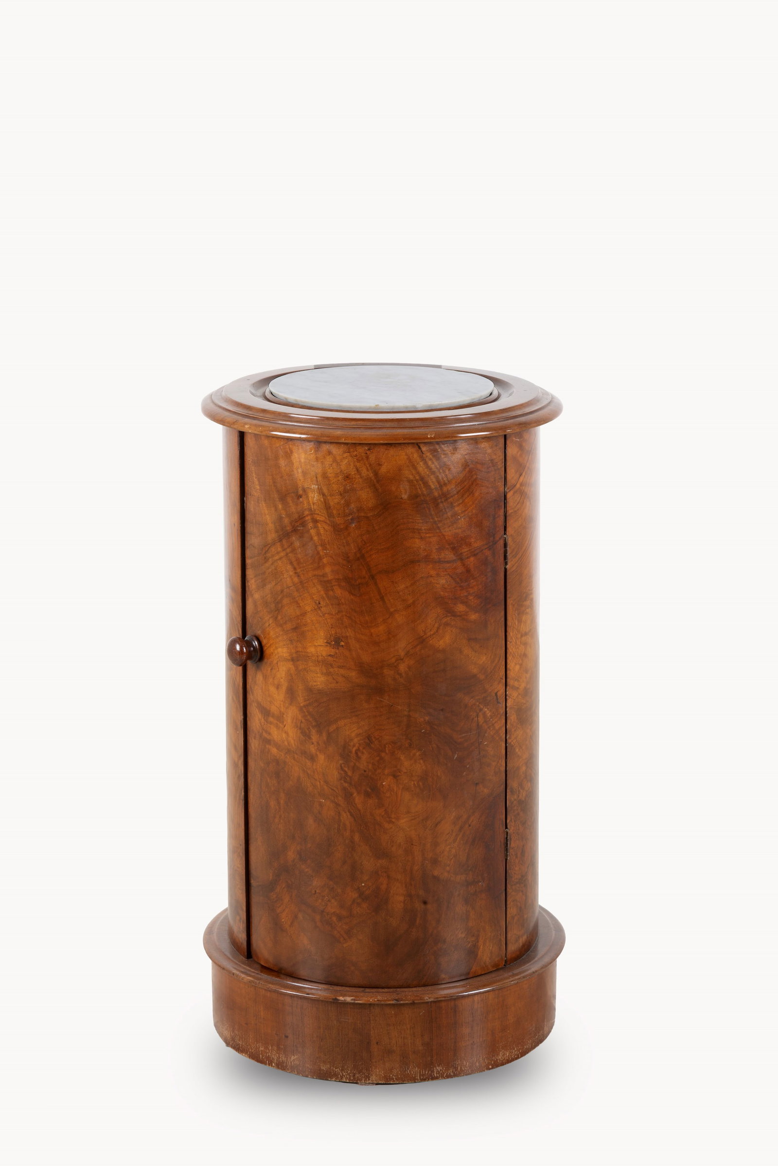Comodino cilindrico: Cylindrical wooden bedside table with one door and a white marble top. 19th century. 70x37 cm approx. Comodino cilindrico in legno con uno sportello e piano in marmo bianco. XIX secolo. 70x37 cm ca.