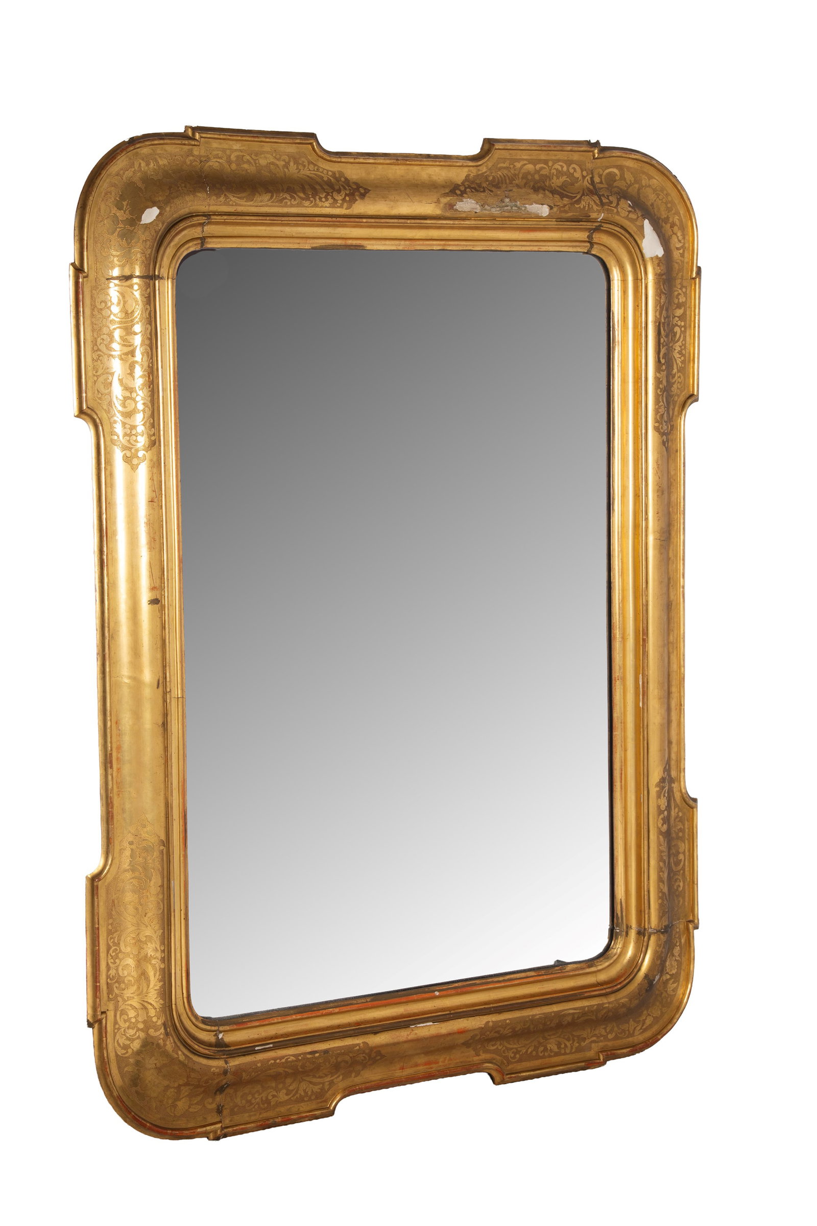 Grande specchiera a vassoio: Large gilded wood tray mirror decorated with floral motifs. 19th century. Defects and missing parts. 130x167 cm approx. Grande specchiera a vassoio in legno dorato decorato a motivi floreali. XIX
