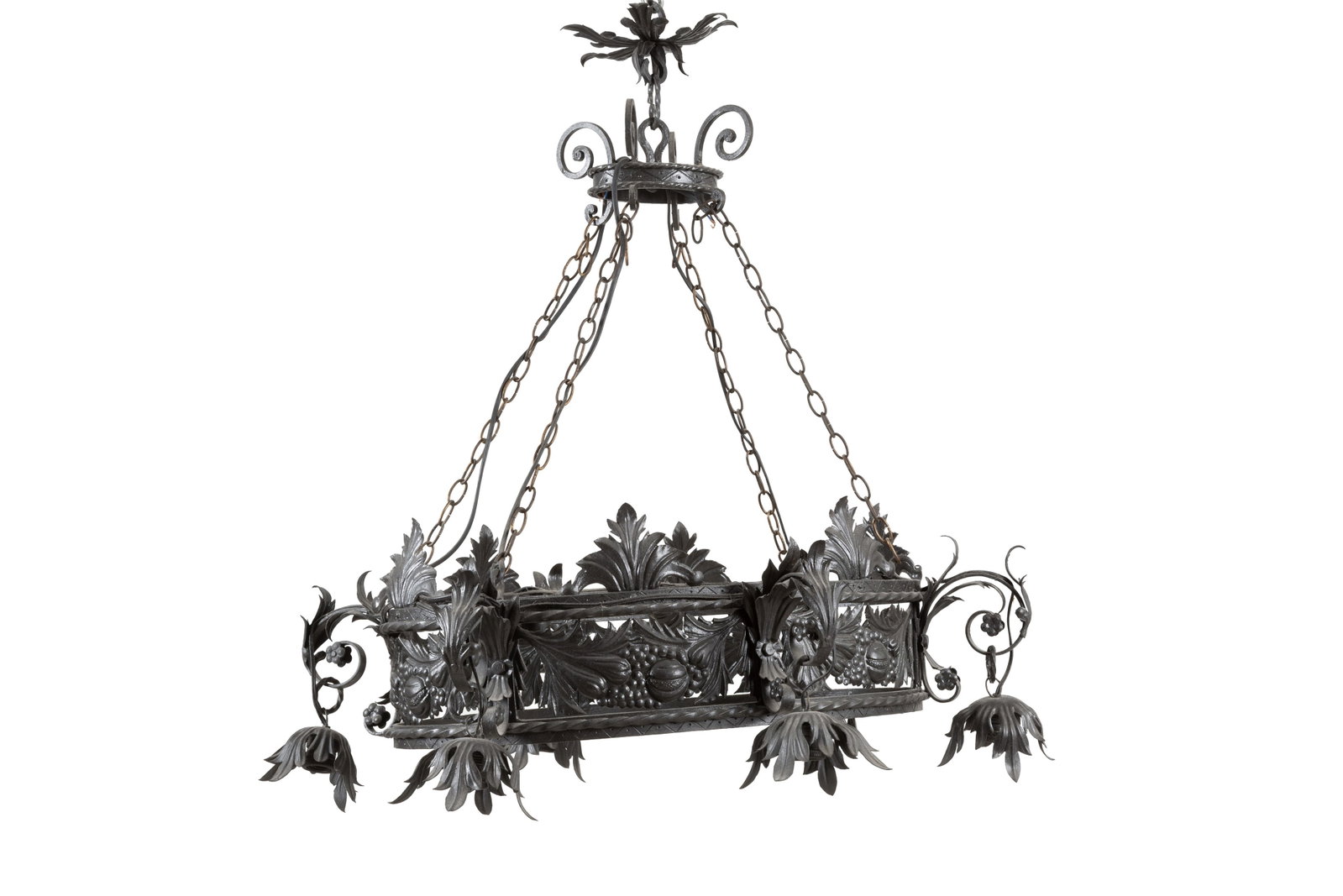 Lampadario nove luci: Nine-light chandelier in sheet metal and iron. 20th century. 80x90x70 cm approx. Lampadario nove luci in lamierino e ferro. XX secolo.? 80x90x70 cm ca.