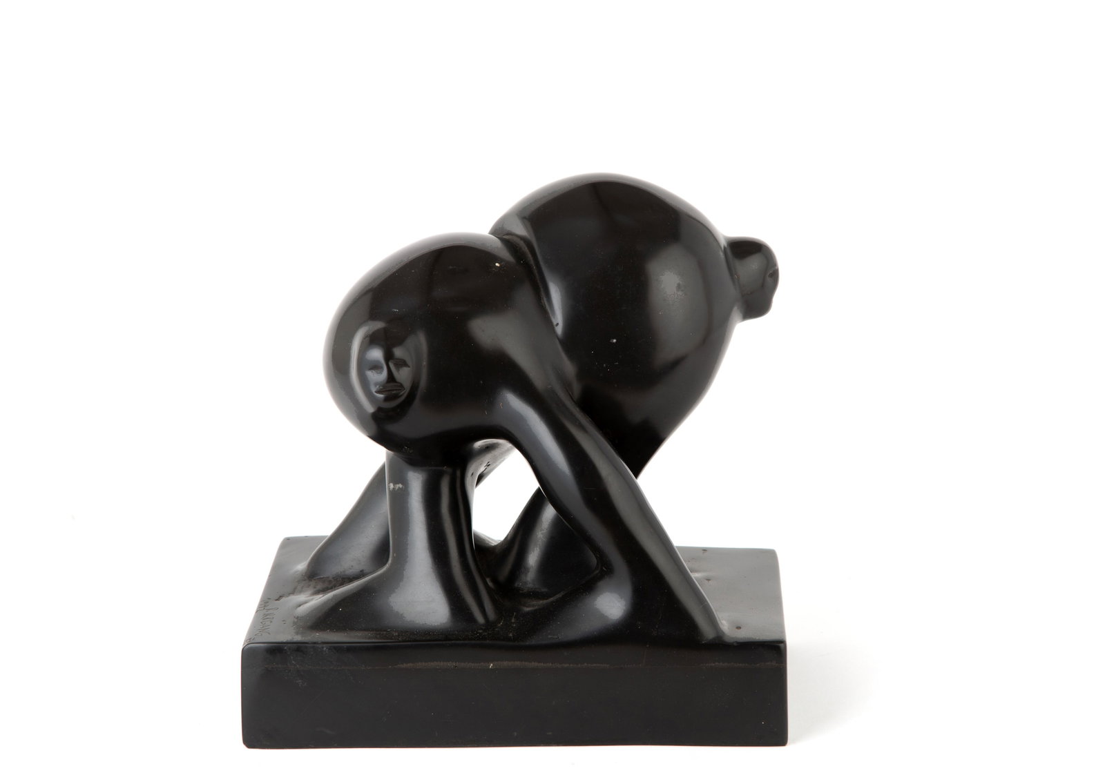 RAINER IRRGANG. Black marble sculpture: RAINER IRRGANG (1945 - 2010). Sculpture in black Belgian marble. Signed and dated 1992 on the base. 26x27x16.5 cm approx. RAINER IRRGANG (1945 - 2010). Scultura in marmo nero del Belgio. Firmata e dat
