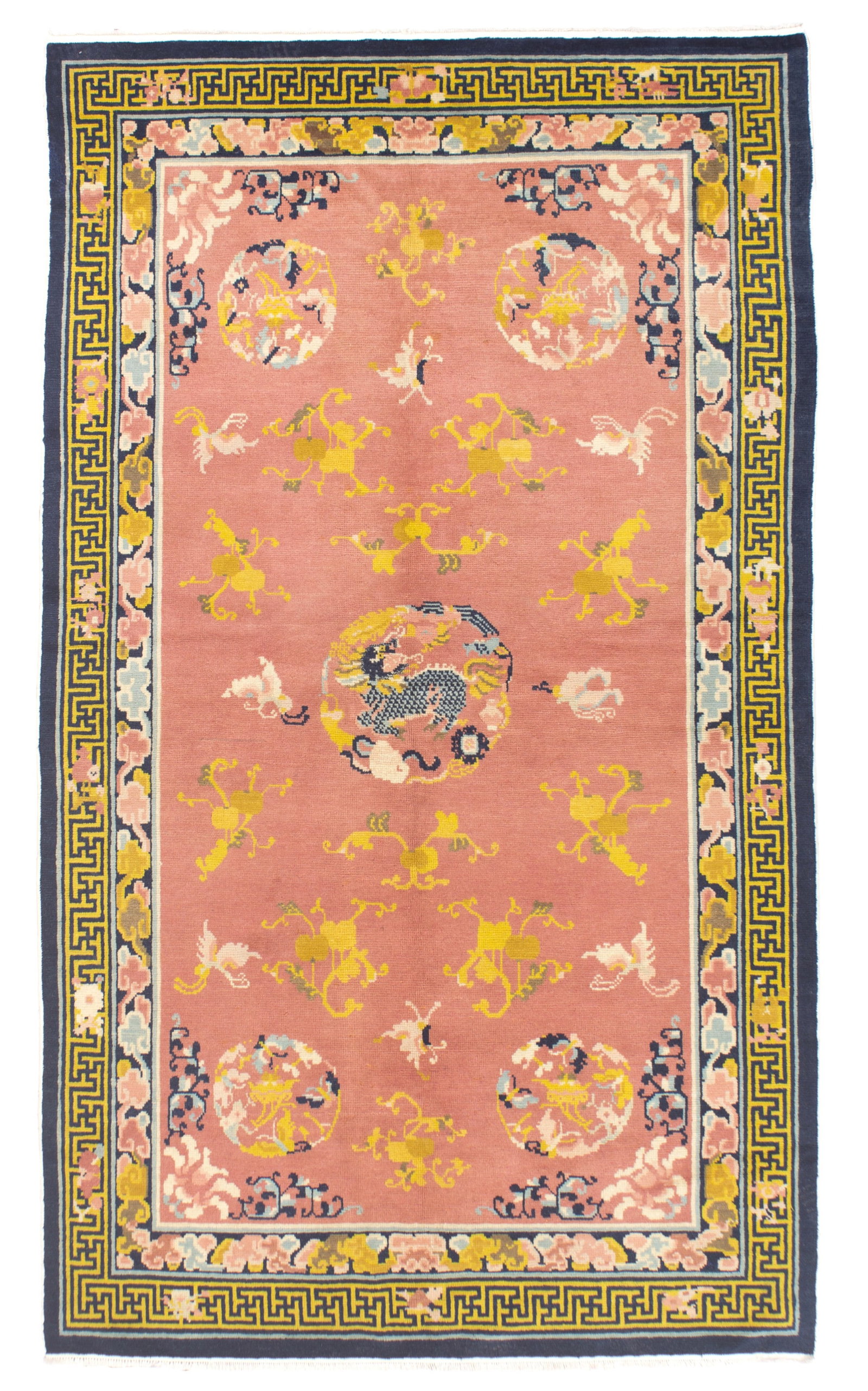 Tappeto Pekino. Cina: Peking rug. China. First half of the 20th century. Excellent condition. 287x176 cm approx. Tappeto Pekino. Cina. Prima meta' del XX secolo. Ottimo stato di conservazione. 287x176 cm ca.