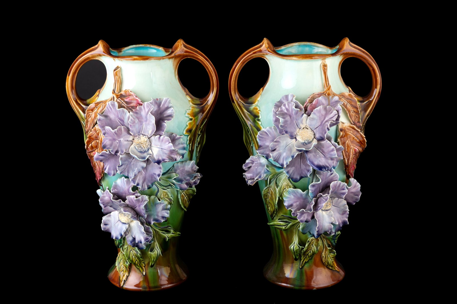 Coppia di vasi con fiori a rilievo (1 of 7)