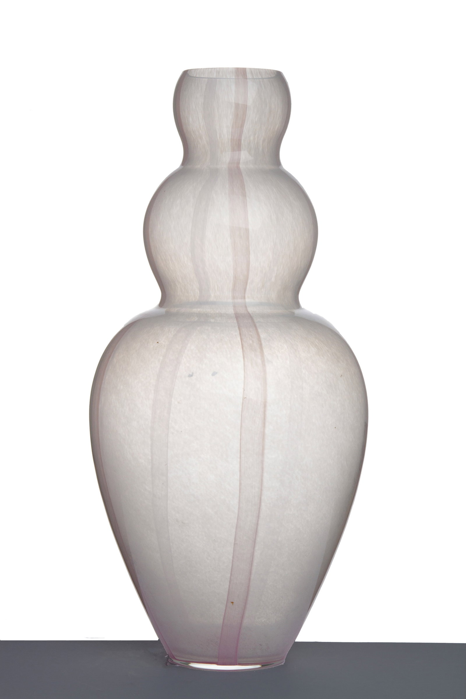 MARCO MENCACCI. Bugsy vase for BAROVIER & TOSO: MARCO MENCACCI (1959). Bugsy Murano glass vase. BAROVIER & TOSO, Murano. Signed and dated 1995 on the bottom. Height approx. 51 cm. MARCO MENCACCI (1959). Vaso Bugsy in vetro di Murano. BAROVIER & TOS
