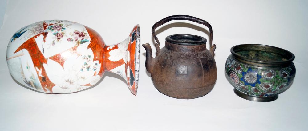 Japanese Antiques Three metal vessels, Meiji: Japanese Antiques Three metal vessels, Meiji Two enamel vessels: a) H. 30 cm. Surface coating. b) H. 11 cm. Coated without bottom. b) Tetsubin, h. 13 cm. Round iron vessel with handle, inside lid sign