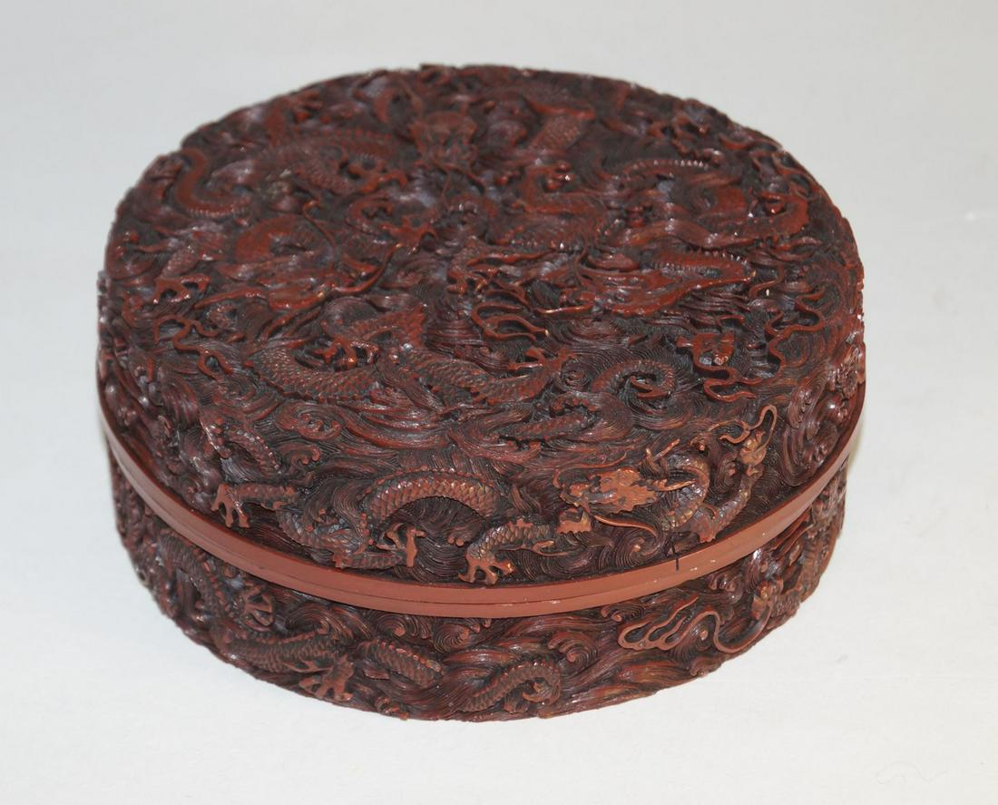Chinese Lidded box with dragon decoration (D. 16 cm), (1 of 1)