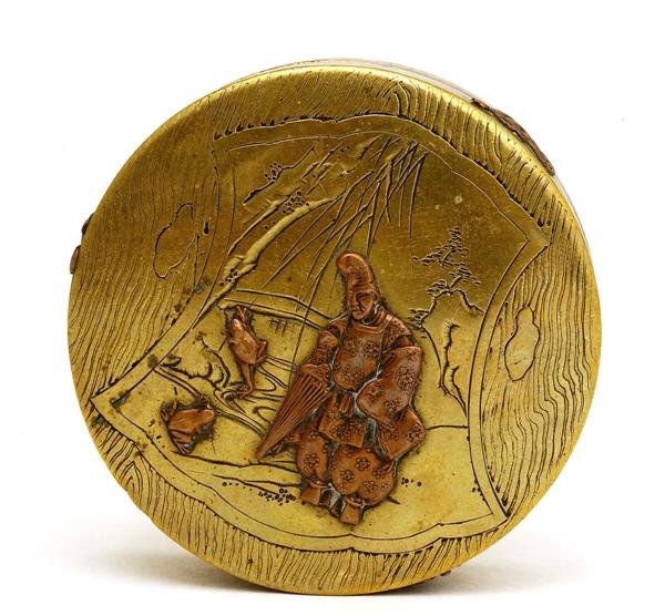 Japanese Mixed Metal Bronze Box w Samurai Frog: Old (1920's) Japanese Mixed Metal Bronze Box with Samurai & Frog Size:It is 1 inch (2.5 cm) tall by 3 inches (7.5 cm) in diameter. NOTE: Please note eBay's "Time Remaining" time stamp IS NOT an accura