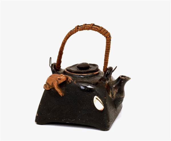 Japanese Sumida Gawa Mini Teapot w Frog Sg: "Old (1920's) Japanese Sumida Gawa Mini Teapot with Frog Signed Ryosai Size:It is 3 inches (7.5 cm) tall handle down, 1.75 inches (4.5 cm) tall with handle down, and 2.5 inches (6.5 cm) wide. NOTE: Pl