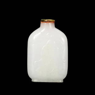 A WHITE JADE SNUFF BOTTLE: H:5.4cm