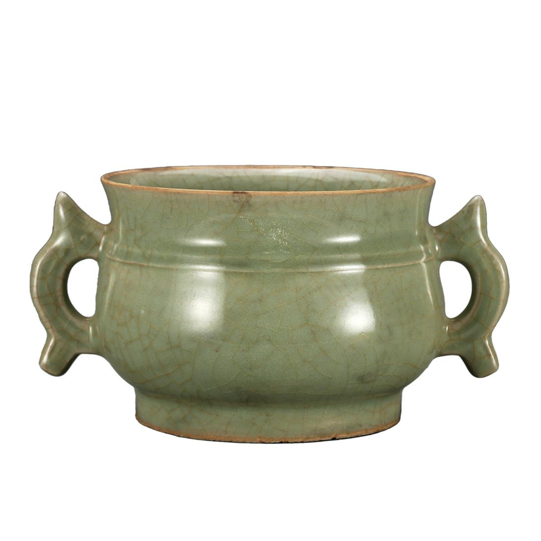 A LONGQUAN CELADON INCENSE BURNER (1 of 4)
