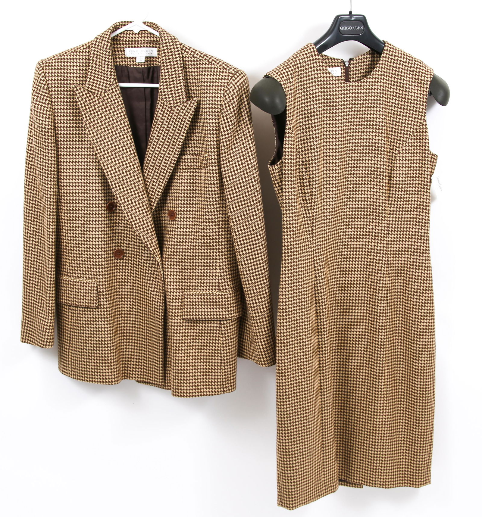 WOMEN'S ANNE KLEIN DRESS & COAT ENSEMBLE: WOMEN'S ANNE KLEIN DRESS & COAT ENSEMBLE Women's Anne Klein brown and gold houndstooth two-pice suit, includes: Jacket with decorative front and breast pockets Originally sold for $695.00,