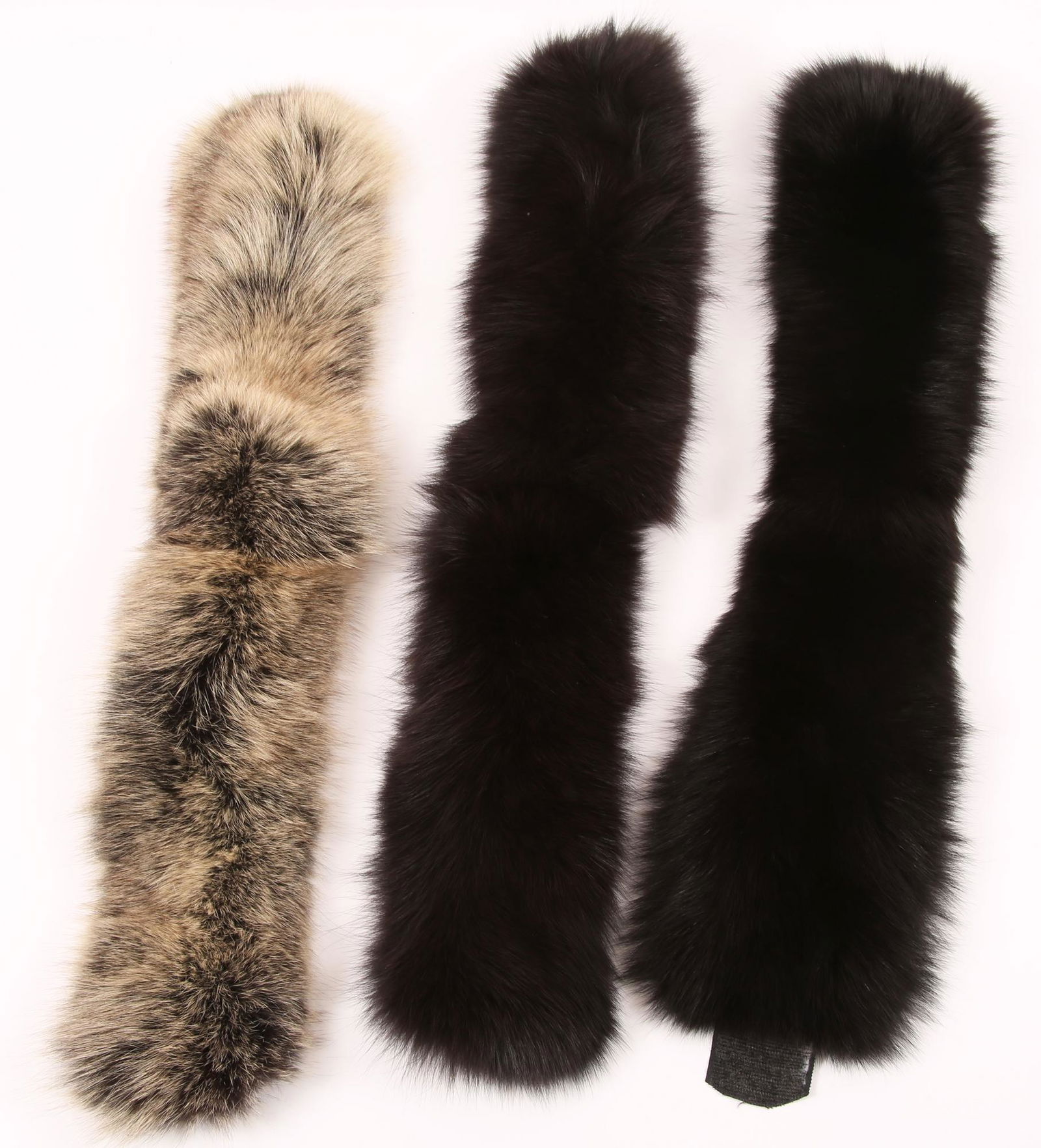 WOMEN'S FOX FUR COLLAR HEADBAND & CUFFS: WOMEN'S FOX FUR COLLAR HEADBAND & CUFFS Women's fox fur headband/collar and wrist cuffs. Fastened with Velcro. Cuffs may be attached to form collar or headband.