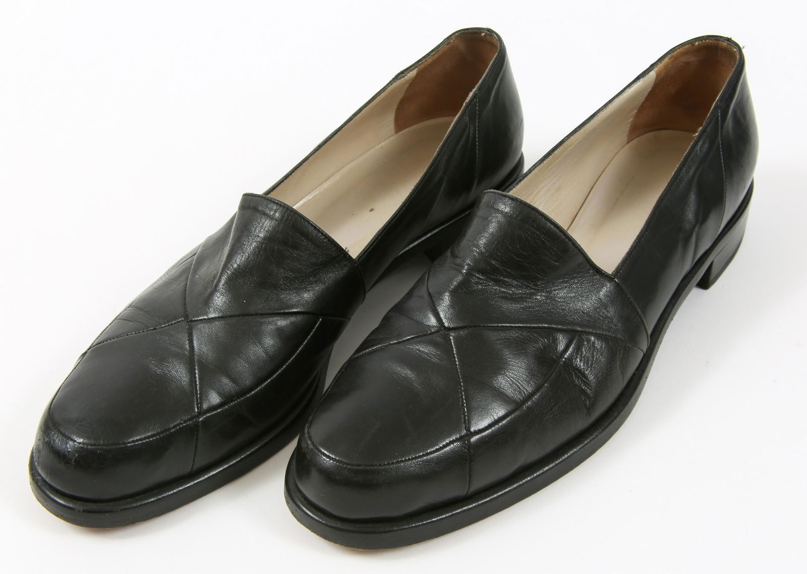 GIORGIO ARMANI WOMEN'S LOAFERS - BLACK LEATHER: GIORGIO ARMANI WOMEN'S LOAFERS - BLACK LEATHER Giorgio Armani women's black leather loafers. Size: 38 1/2 Eur.