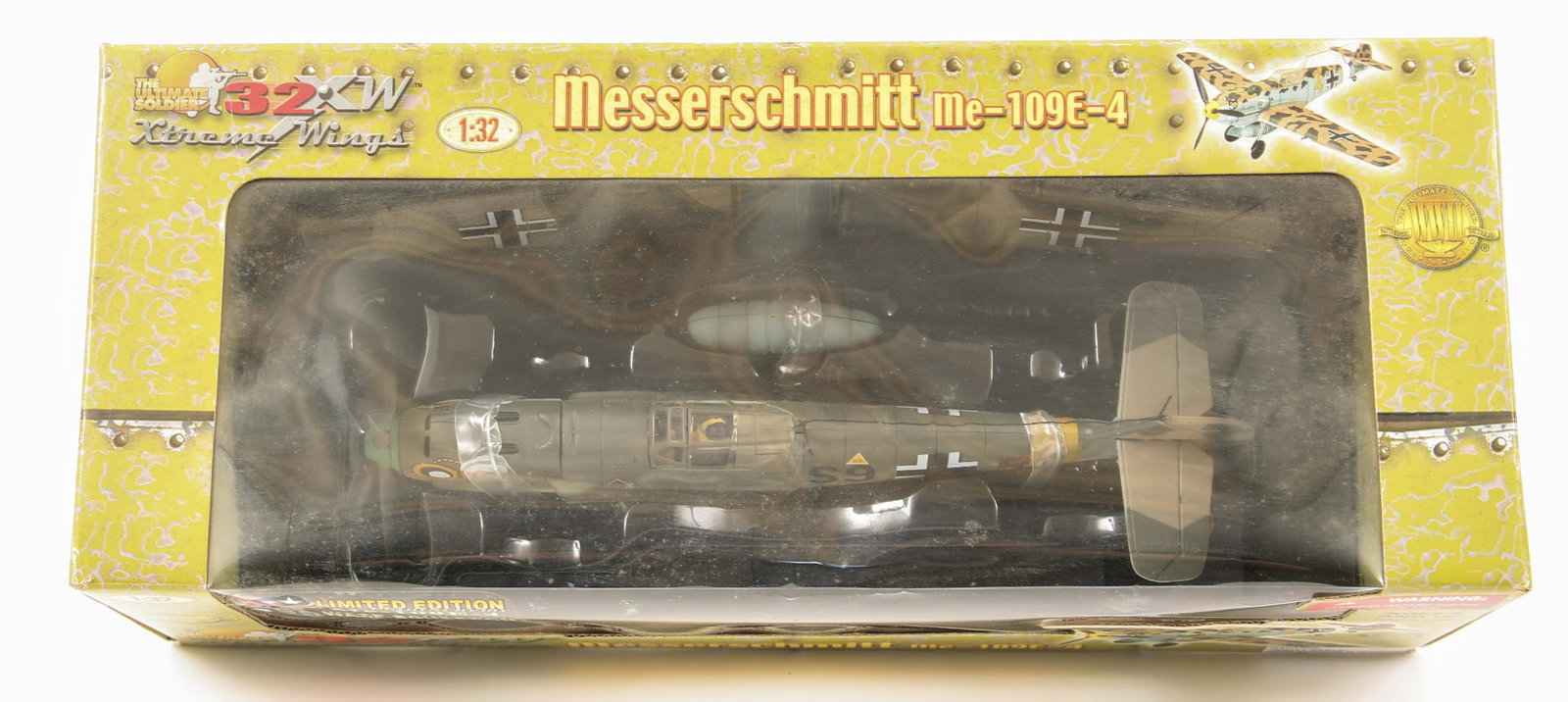 21ST C. ULTIMATE SOLDIER 32XW MESSERSCHMITT ME-109E-4: 21ST CENTURY ULTIMATE SOLDIER 32XW MESSERSCHMITT ME-109E-4 Limited Edition Gruppenstab III/SKG 210, Wespen Geschwader, Eastern Front, Autumn 1941 Wasp Squadron New old stock 1:32 scale