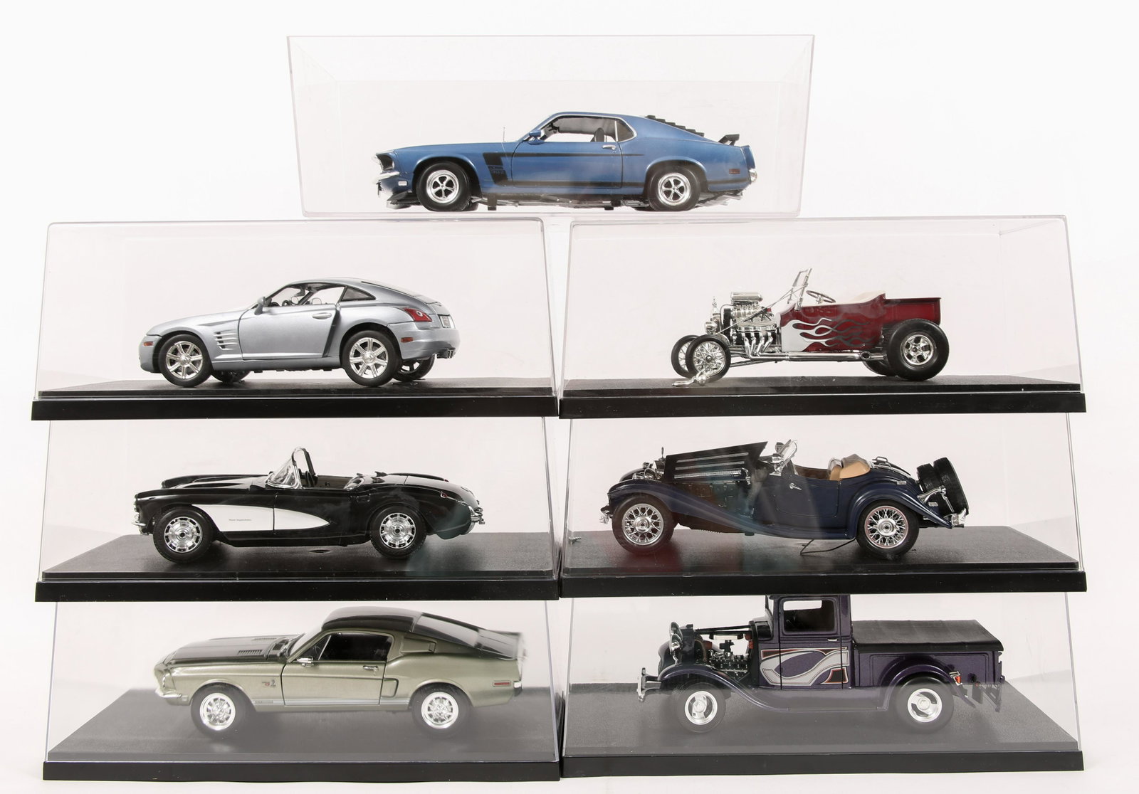 DIECAST MODEL VEHICLES, 1:18 - 1923-2003 - LOT OF 7: DIECAST MODEL VEHICLES, 1:18 - 1923-2003 - LOT OF 7 All come in separate display cases and without original boxes. 1936 Mercedes Benz 500K Roadster Burago Blue Hood opens Working Rumble Seat and S