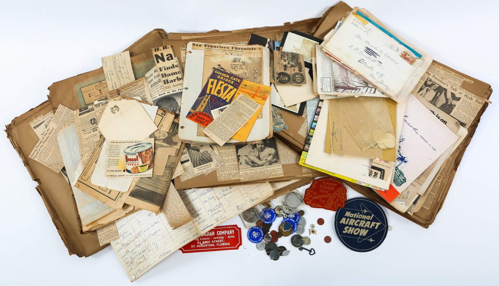 DECEMBER 7TH 1941 NEWSPAPER, ARTICLES & EPHEMERA: DECEMBER 7TH 1941 NEWSPAPER, ARTICLES & EPHEMERA Some full newspapers - one from Dec. 7, 1941 (Pearl Harbor attacked by Japanese) - some articles and maps from newspapers; dried four-leaf clovers; oth