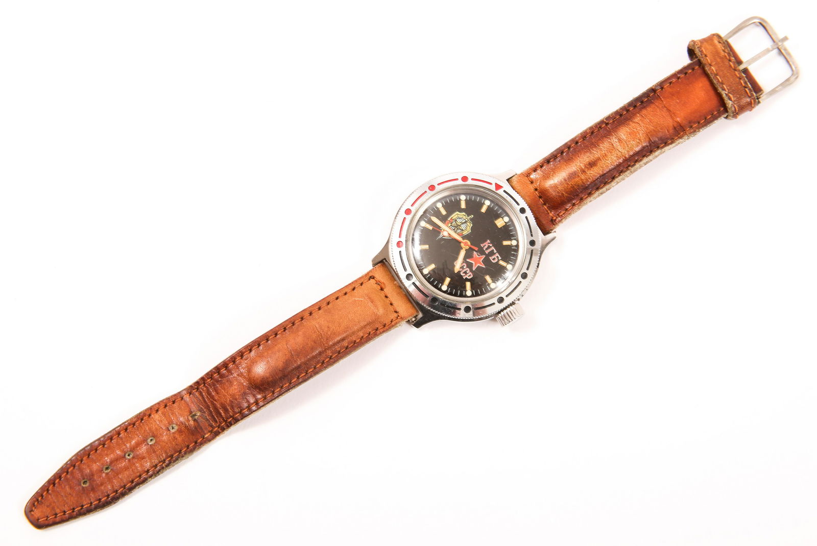 VOSTOK AMPHIBIA DIVER'S WRISTWATCH - KGB CCCP DESIGN: VOSTOK AMPHIBIA DIVER'S WRISTWATCH - KGB CCCP DESIGN Vostok Amphibia diver's wristwatch with leather strap; KGB CCCP (USSR) design; some scratches on watch face. Weight: 61g Size: 38mm