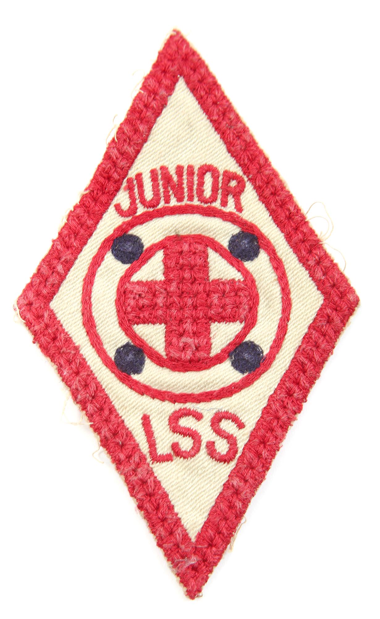 1930S BOY SCOUTS OF AMERICA LIFE SAVING SCOUT PATCH: 1930S BOY SCOUTS OF AMERICA LIFE SAVING SCOUT PATCH 1930s era Boy Scouts of America (BSA) Life Saving Scout patch. Dimensions: 5 x 3"